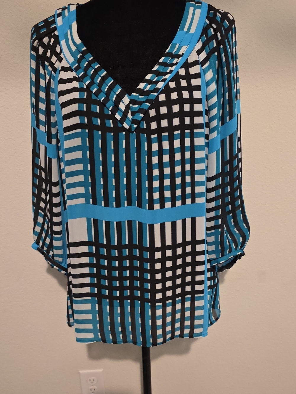 Banana Replubic Womens Blue Black White Geometric V-Neck Top